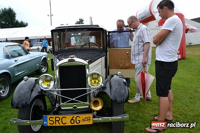 Zdjęcie w galerii na portalu naszraciborz.pl: Jaguar MK 2 z 1967 roku najpiękniejszym oldtimerem zlotu w Zabełkowie wiadomości z regionu