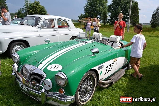 Zdjęcie w galerii na portalu naszraciborz.pl: Jaguar MK 2 z 1967 roku najpiękniejszym oldtimerem zlotu w Zabełkowie wiadomości z regionu