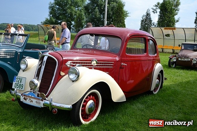 Zdjęcie w galerii na portalu naszraciborz.pl: Jaguar MK 2 z 1967 roku najpiękniejszym oldtimerem zlotu w Zabełkowie wiadomości z regionu