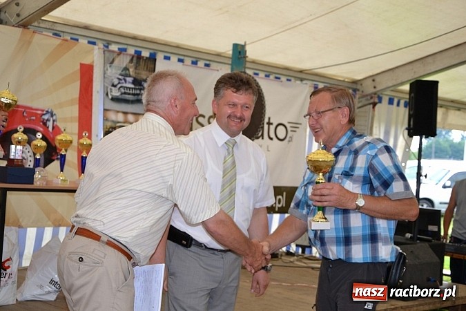Zdjęcie w galerii na portalu naszraciborz.pl: Jaguar MK 2 z 1967 roku najpiękniejszym oldtimerem zlotu w Zabełkowie wiadomości z regionu