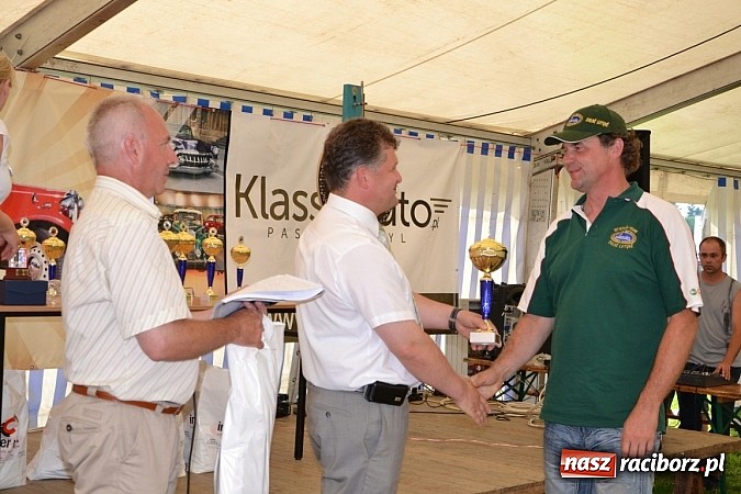 Zdjęcie w galerii na portalu naszraciborz.pl: Jaguar MK 2 z 1967 roku najpiękniejszym oldtimerem zlotu w Zabełkowie wiadomości z regionu