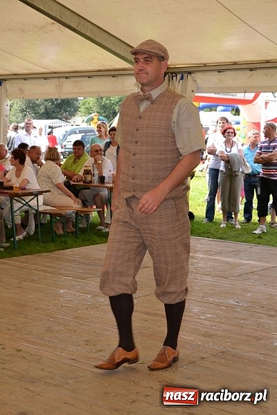 Zdjęcie w galerii na portalu naszraciborz.pl: Jaguar MK 2 z 1967 roku najpiękniejszym oldtimerem zlotu w Zabełkowie wiadomości z regionu