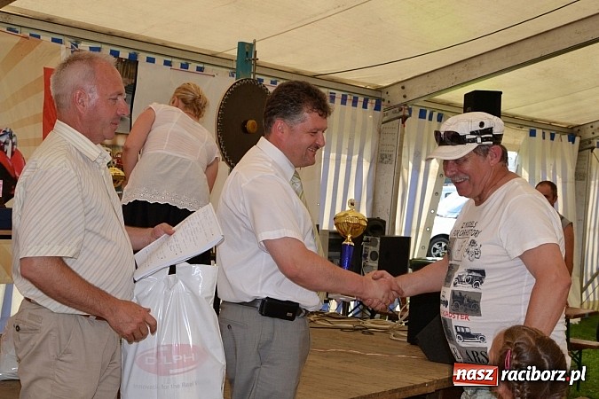 Zdjęcie w galerii na portalu naszraciborz.pl: Jaguar MK 2 z 1967 roku najpiękniejszym oldtimerem zlotu w Zabełkowie wiadomości z regionu