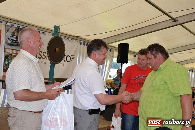 Zdjęcie w galerii na portalu naszraciborz.pl: Jaguar MK 2 z 1967 roku najpiękniejszym oldtimerem zlotu w Zabełkowie wiadomości z regionu