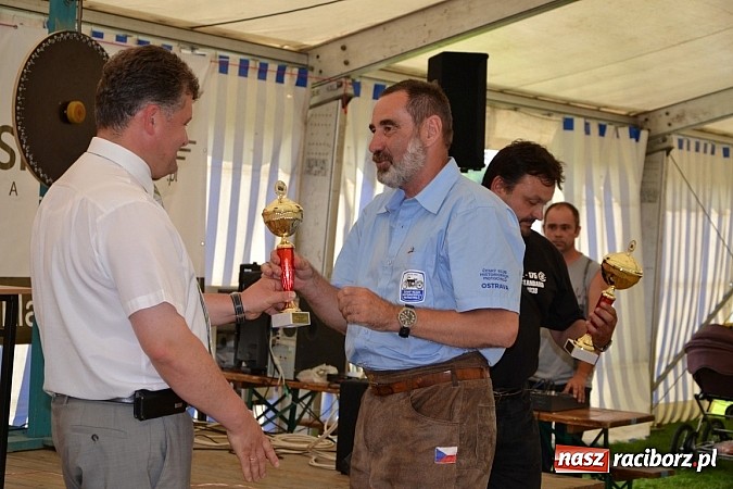 Zdjęcie w galerii na portalu naszraciborz.pl: Jaguar MK 2 z 1967 roku najpiękniejszym oldtimerem zlotu w Zabełkowie wiadomości z regionu