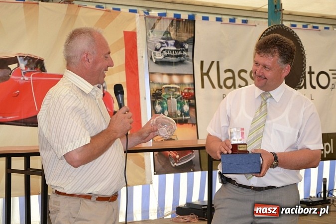 Zdjęcie w galerii na portalu naszraciborz.pl: Jaguar MK 2 z 1967 roku najpiękniejszym oldtimerem zlotu w Zabełkowie wiadomości z regionu