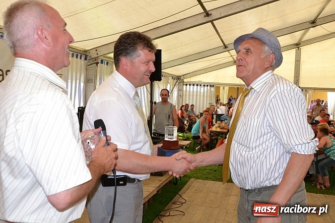 Zdjęcie w galerii na portalu naszraciborz.pl: Jaguar MK 2 z 1967 roku najpiękniejszym oldtimerem zlotu w Zabełkowie wiadomości z regionu