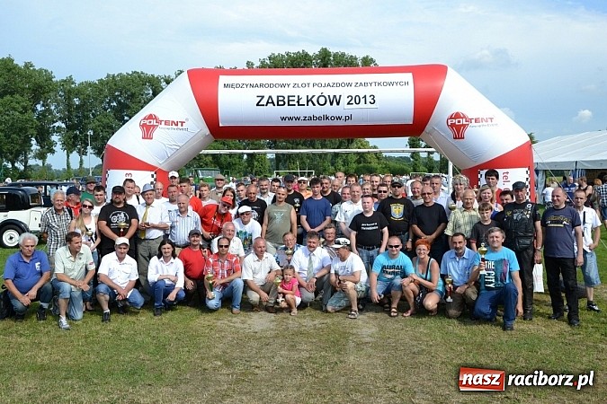 Zdjęcie w galerii na portalu naszraciborz.pl: Jaguar MK 2 z 1967 roku najpiękniejszym oldtimerem zlotu w Zabełkowie wiadomości z regionu