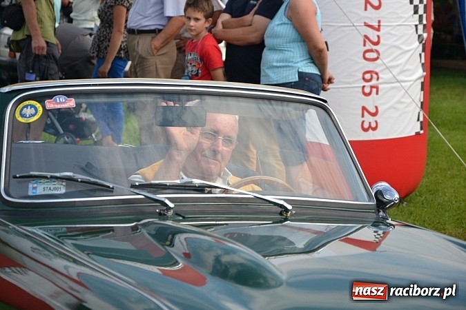 Zdjęcie w galerii na portalu naszraciborz.pl: Jaguar MK 2 z 1967 roku najpiękniejszym oldtimerem zlotu w Zabełkowie wiadomości z regionu