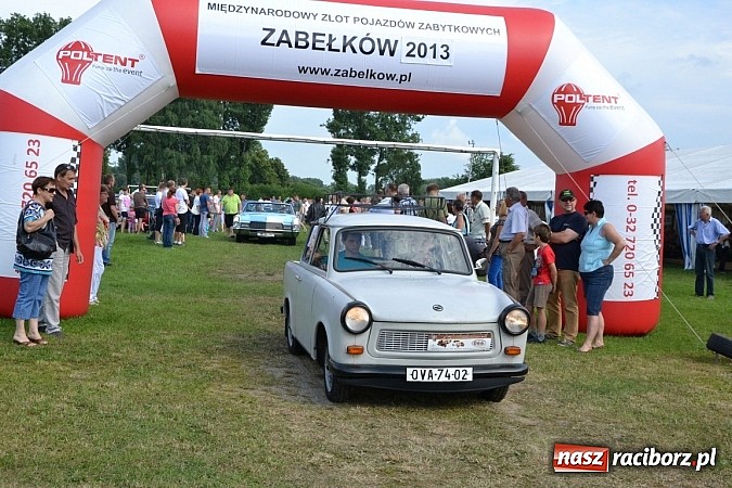 Zdjęcie w galerii na portalu naszraciborz.pl: Jaguar MK 2 z 1967 roku najpiękniejszym oldtimerem zlotu w Zabełkowie wiadomości z regionu