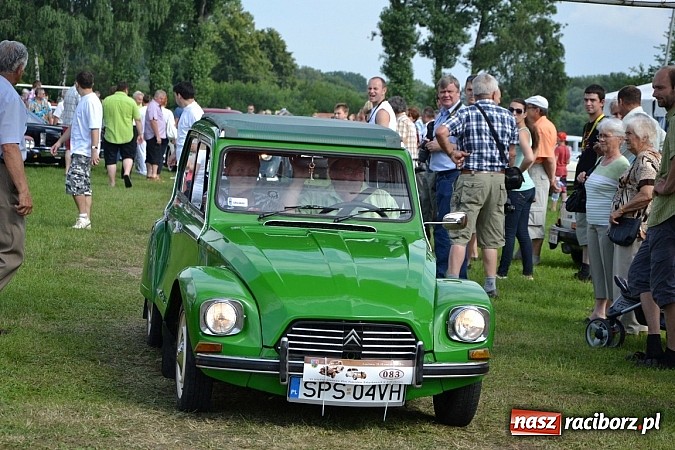Zdjęcie w galerii na portalu naszraciborz.pl: Jaguar MK 2 z 1967 roku najpiękniejszym oldtimerem zlotu w Zabełkowie wiadomości z regionu