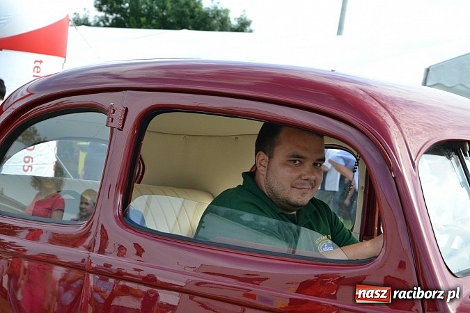 Zdjęcie w galerii na portalu naszraciborz.pl: Jaguar MK 2 z 1967 roku najpiękniejszym oldtimerem zlotu w Zabełkowie wiadomości z regionu
