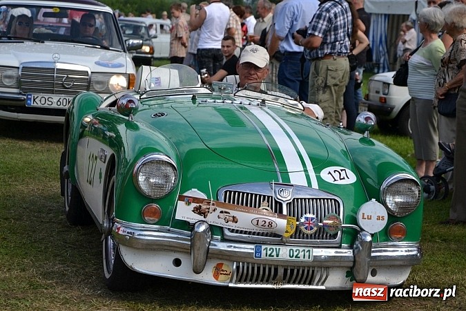 Zdjęcie w galerii na portalu naszraciborz.pl: Jaguar MK 2 z 1967 roku najpiękniejszym oldtimerem zlotu w Zabełkowie wiadomości z regionu
