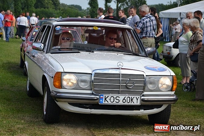Zdjęcie w galerii na portalu naszraciborz.pl: Jaguar MK 2 z 1967 roku najpiękniejszym oldtimerem zlotu w Zabełkowie wiadomości z regionu