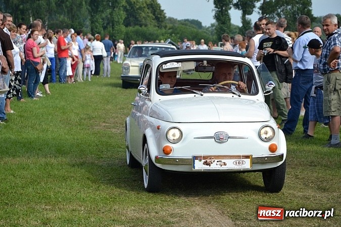 Zdjęcie w galerii na portalu naszraciborz.pl: Jaguar MK 2 z 1967 roku najpiękniejszym oldtimerem zlotu w Zabełkowie wiadomości z regionu