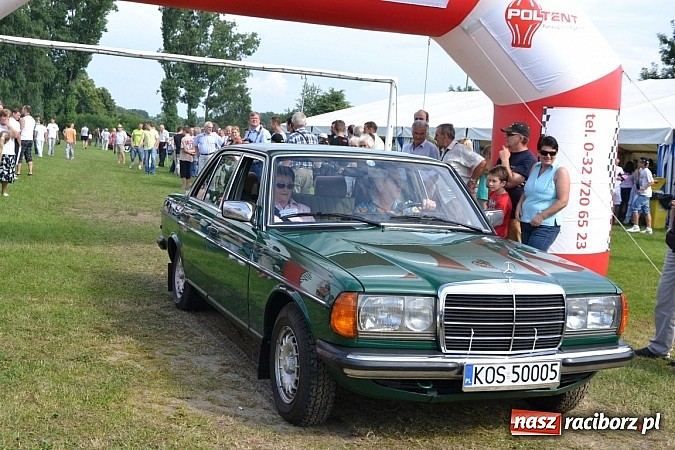 Zdjęcie w galerii na portalu naszraciborz.pl: Jaguar MK 2 z 1967 roku najpiękniejszym oldtimerem zlotu w Zabełkowie wiadomości z regionu
