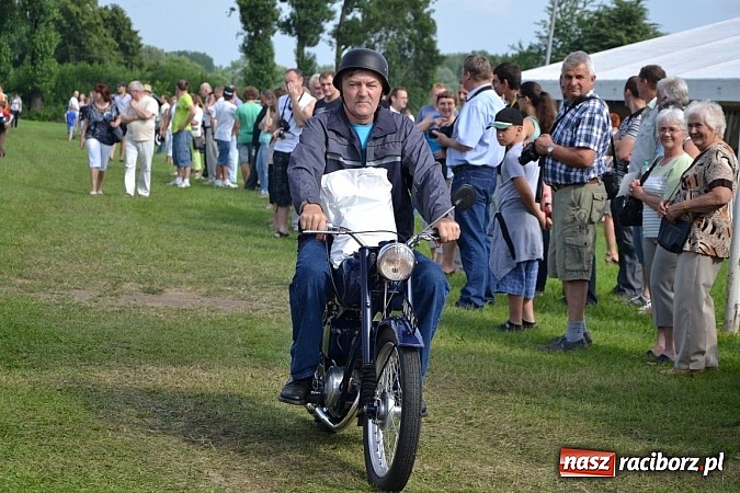 Zdjęcie w galerii na portalu naszraciborz.pl: Jaguar MK 2 z 1967 roku najpiękniejszym oldtimerem zlotu w Zabełkowie wiadomości z regionu