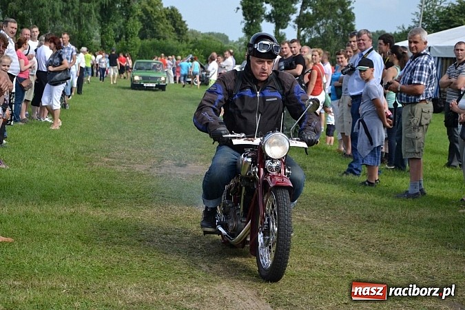 Zdjęcie w galerii na portalu naszraciborz.pl: Jaguar MK 2 z 1967 roku najpiękniejszym oldtimerem zlotu w Zabełkowie wiadomości z regionu