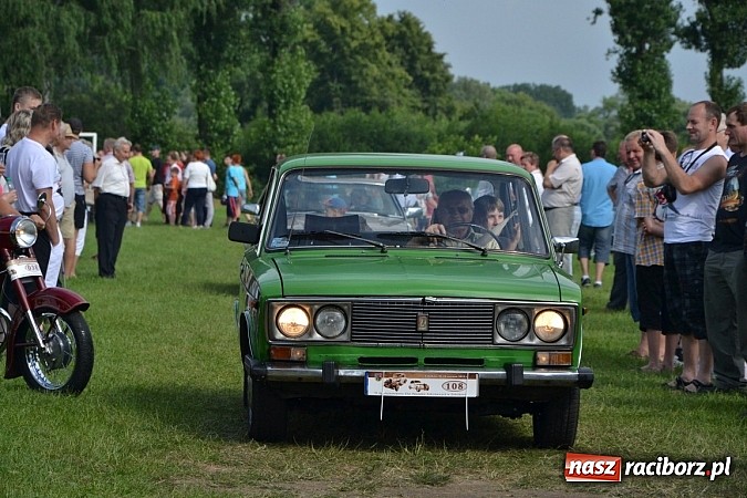 Zdjęcie w galerii na portalu naszraciborz.pl: Jaguar MK 2 z 1967 roku najpiękniejszym oldtimerem zlotu w Zabełkowie wiadomości z regionu