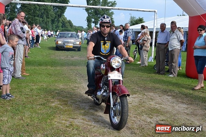 Zdjęcie w galerii na portalu naszraciborz.pl: Jaguar MK 2 z 1967 roku najpiękniejszym oldtimerem zlotu w Zabełkowie wiadomości z regionu