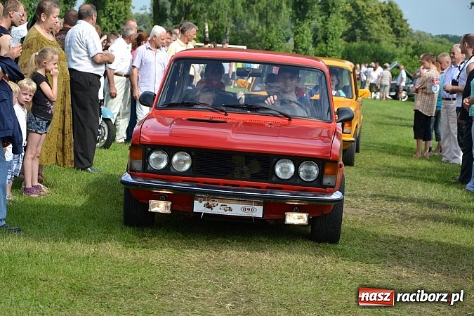 Zdjęcie w galerii na portalu naszraciborz.pl: Jaguar MK 2 z 1967 roku najpiękniejszym oldtimerem zlotu w Zabełkowie wiadomości z regionu