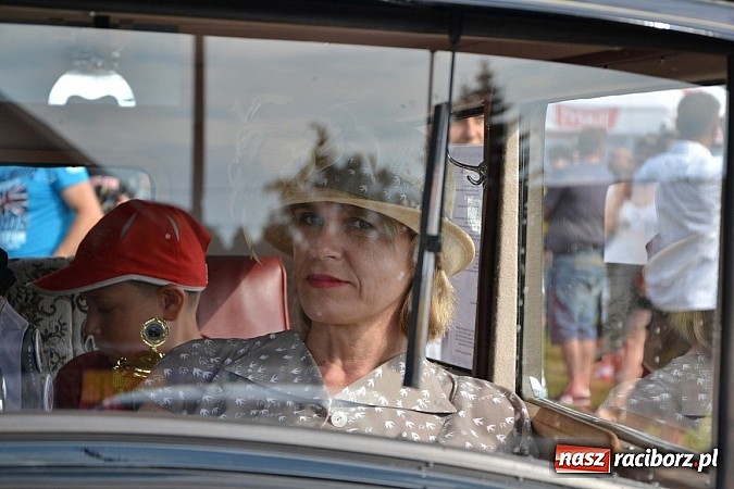 Zdjęcie w galerii na portalu naszraciborz.pl: Jaguar MK 2 z 1967 roku najpiękniejszym oldtimerem zlotu w Zabełkowie wiadomości z regionu
