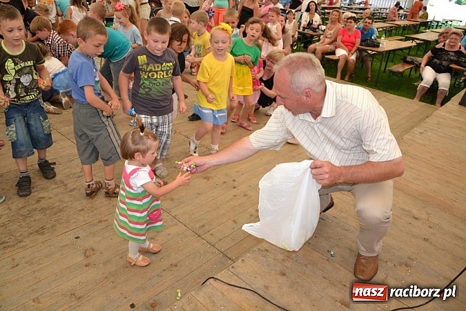 Zdjęcie w galerii na portalu naszraciborz.pl: Jaguar MK 2 z 1967 roku najpiękniejszym oldtimerem zlotu w Zabełkowie wiadomości z regionu