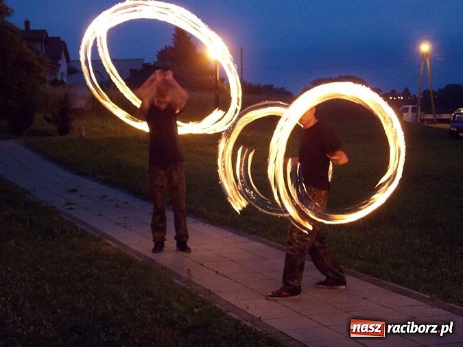 Zdjęcie w galerii na portalu naszraciborz.pl: Noc Świętojańska w parku w Kornicach wiadomości z regionu