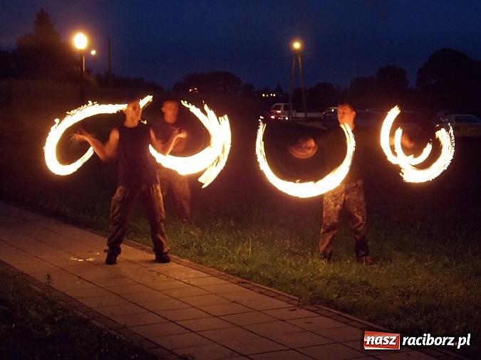 Zdjęcie w galerii na portalu naszraciborz.pl: Noc Świętojańska w parku w Kornicach wiadomości z regionu