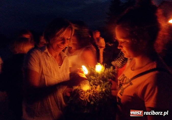 Zdjęcie w galerii na portalu naszraciborz.pl: Noc Świętojańska w parku w Kornicach wiadomości z regionu