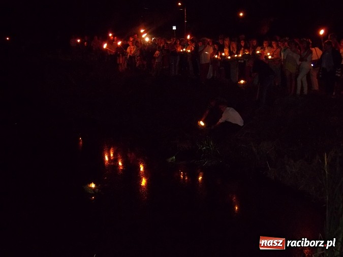 Zdjęcie w galerii na portalu naszraciborz.pl: Noc Świętojańska w parku w Kornicach wiadomości z regionu