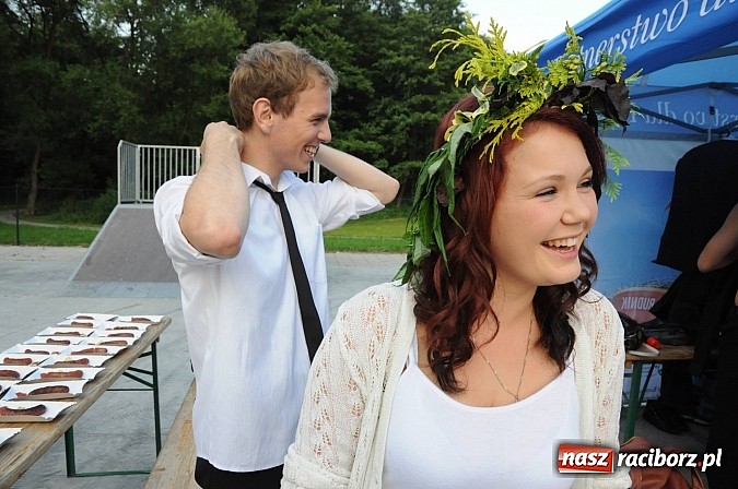 Zdjęcie w galerii na portalu naszraciborz.pl: Noc Świętojańska w parku w Kornicach wiadomości z regionu