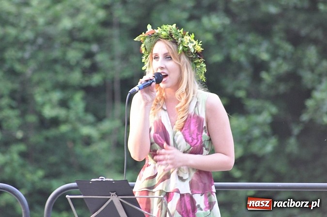 Zdjęcie w galerii na portalu naszraciborz.pl: Noc Świętojańska w parku w Kornicach wiadomości z regionu