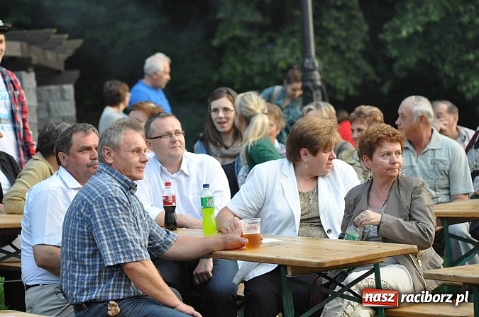 Zdjęcie w galerii na portalu naszraciborz.pl: Noc Świętojańska w parku w Kornicach wiadomości z regionu