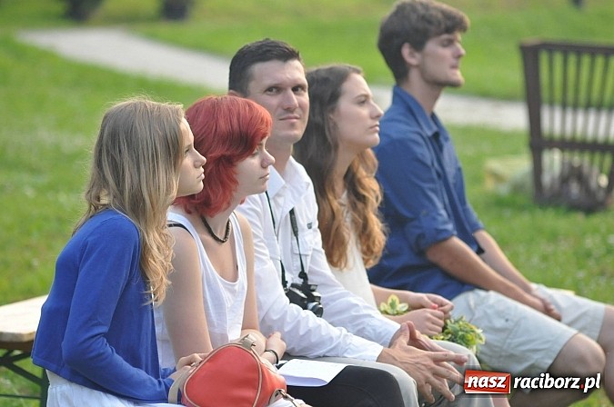 Zdjęcie w galerii na portalu naszraciborz.pl: Noc Świętojańska w parku w Kornicach wiadomości z regionu