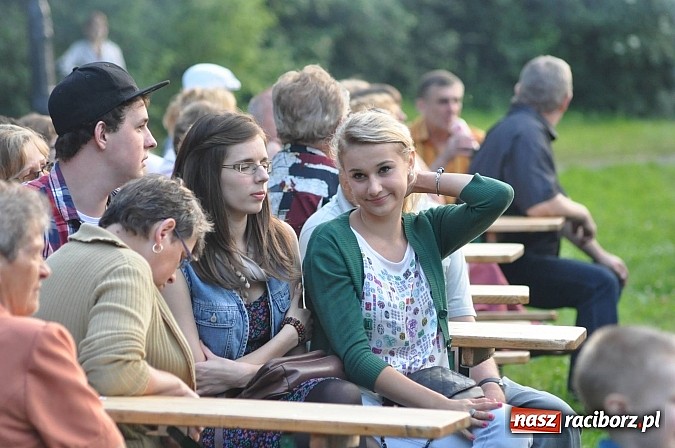 Zdjęcie w galerii na portalu naszraciborz.pl: Noc Świętojańska w parku w Kornicach wiadomości z regionu