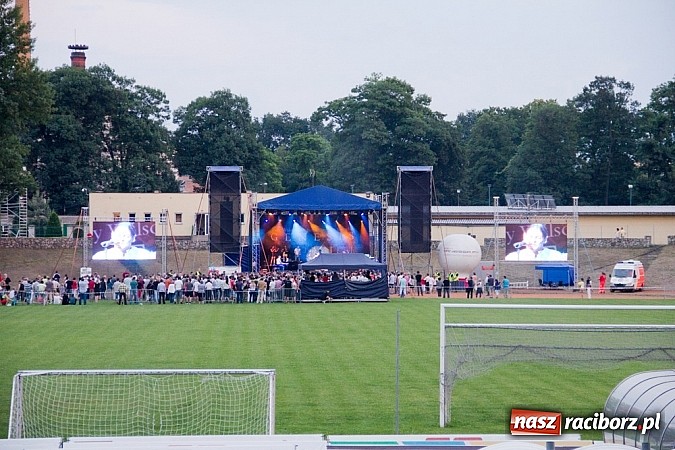 Zdjęcie w galerii na portalu naszraciborz.pl: Ray Wilson z Genesis dał dobry koncert, ale nie przyciągnął tłumów wiadomości z regionu