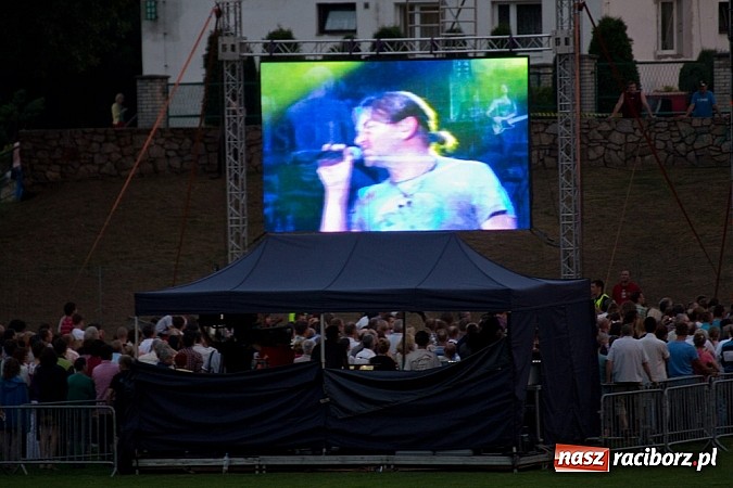 Zdjęcie w galerii na portalu naszraciborz.pl: Ray Wilson z Genesis dał dobry koncert, ale nie przyciągnął tłumów wiadomości z regionu