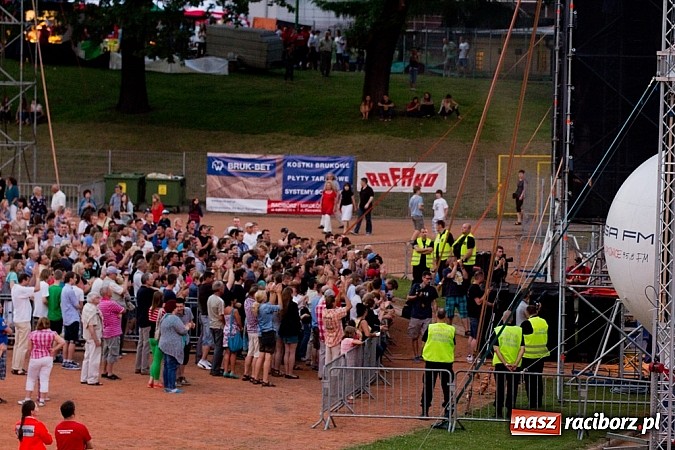 Zdjęcie w galerii na portalu naszraciborz.pl: Ray Wilson z Genesis dał dobry koncert, ale nie przyciągnął tłumów wiadomości z regionu
