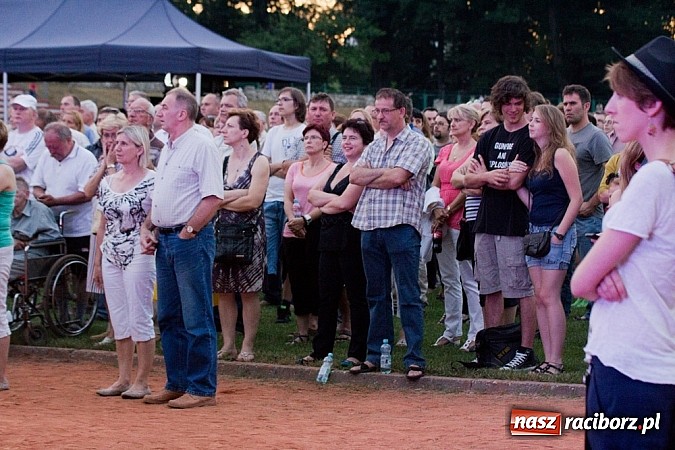 Zdjęcie w galerii na portalu naszraciborz.pl: Ray Wilson z Genesis dał dobry koncert, ale nie przyciągnął tłumów wiadomości z regionu