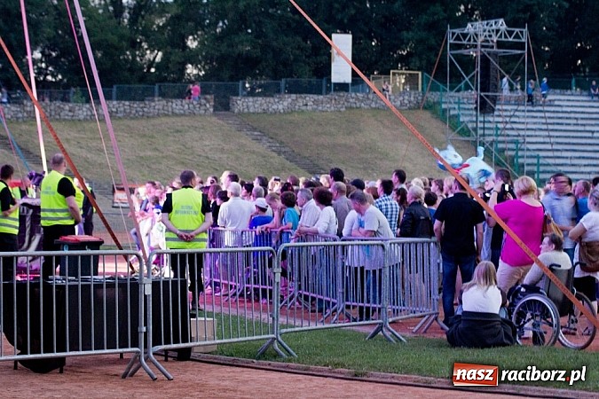 Zdjęcie w galerii na portalu naszraciborz.pl: Ray Wilson z Genesis dał dobry koncert, ale nie przyciągnął tłumów wiadomości z regionu