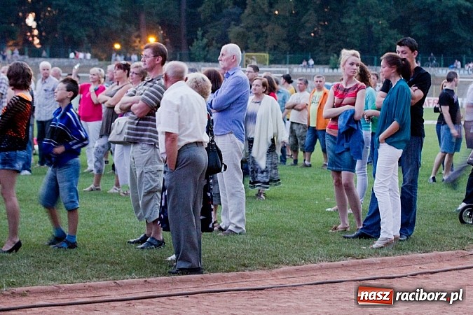 Zdjęcie w galerii na portalu naszraciborz.pl: Ray Wilson z Genesis dał dobry koncert, ale nie przyciągnął tłumów wiadomości z regionu