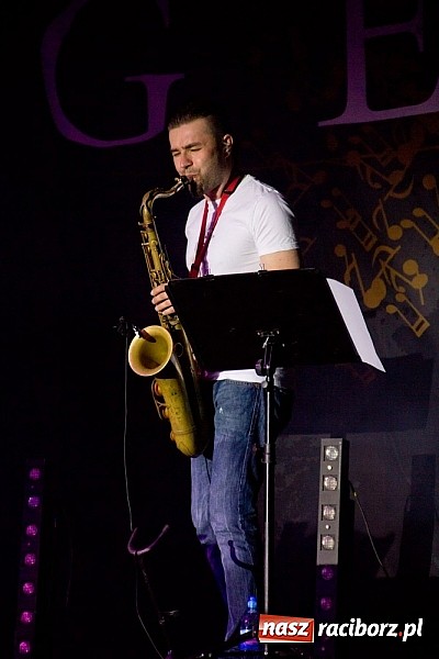 Zdjęcie w galerii na portalu naszraciborz.pl: Ray Wilson z Genesis dał dobry koncert, ale nie przyciągnął tłumów wiadomości z regionu
