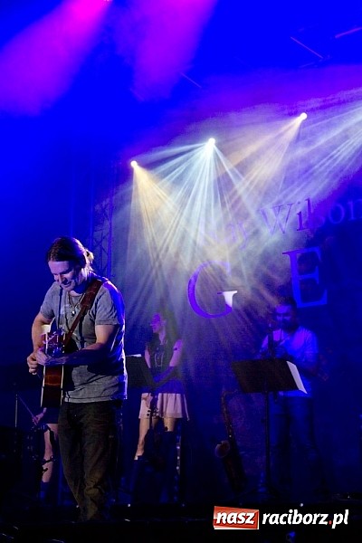 Zdjęcie w galerii na portalu naszraciborz.pl: Ray Wilson z Genesis dał dobry koncert, ale nie przyciągnął tłumów wiadomości z regionu