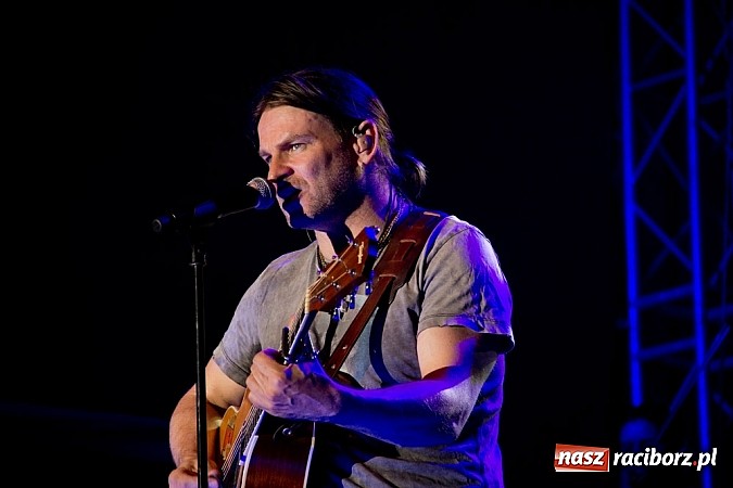 Zdjęcie w galerii na portalu naszraciborz.pl: Ray Wilson z Genesis dał dobry koncert, ale nie przyciągnął tłumów wiadomości z regionu