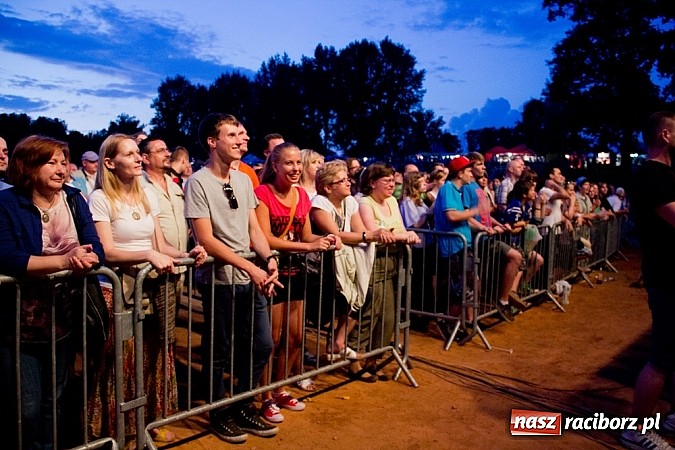 Zdjęcie w galerii na portalu naszraciborz.pl: Ray Wilson z Genesis dał dobry koncert, ale nie przyciągnął tłumów wiadomości z regionu