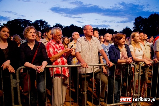 Zdjęcie w galerii na portalu naszraciborz.pl: Ray Wilson z Genesis dał dobry koncert, ale nie przyciągnął tłumów wiadomości z regionu