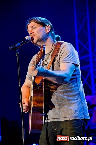 Zdjęcie w galerii na portalu naszraciborz.pl: Ray Wilson z Genesis dał dobry koncert, ale nie przyciągnął tłumów wiadomości z regionu