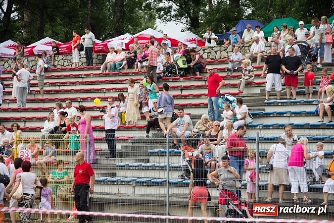 Zdjęcie w galerii na portalu naszraciborz.pl: Dzieci bawiły się z Majką Jeżowską wiadomości z regionu