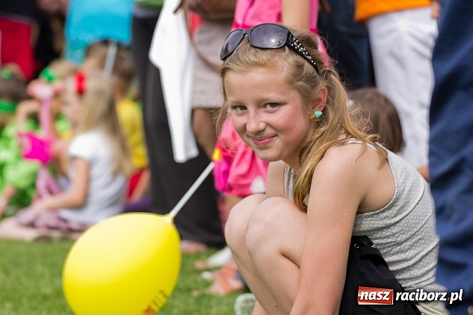 Zdjęcie w galerii na portalu naszraciborz.pl: Dzieci bawiły się z Majką Jeżowską wiadomości z regionu
